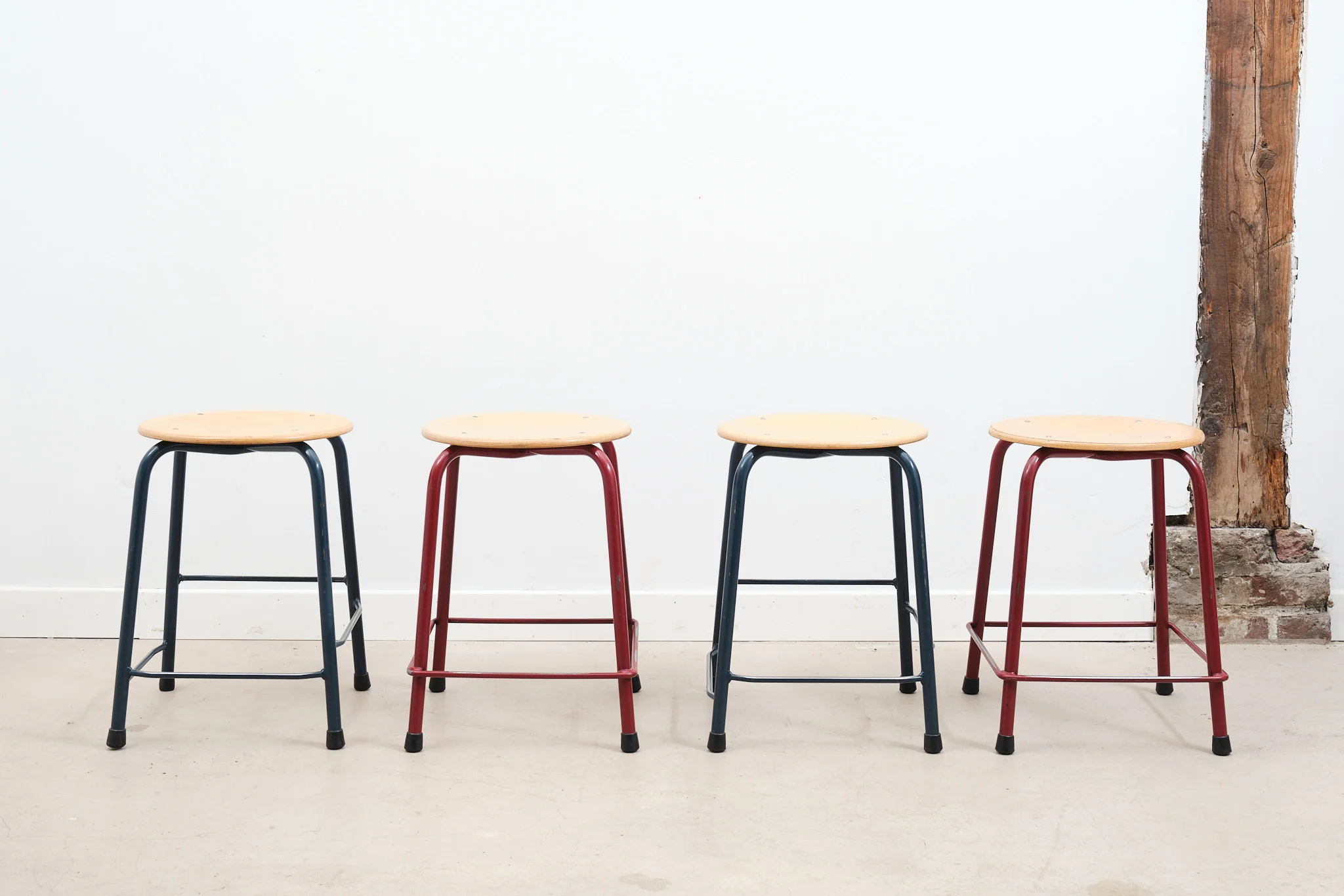 Promos Chesteris Boutique -Promos Chesteris Boutique 211020 CARTEL DE BELLEVILLE CHAISE18 d3f4c9c1 e733 45c6 bbe7 b973dcfbc776